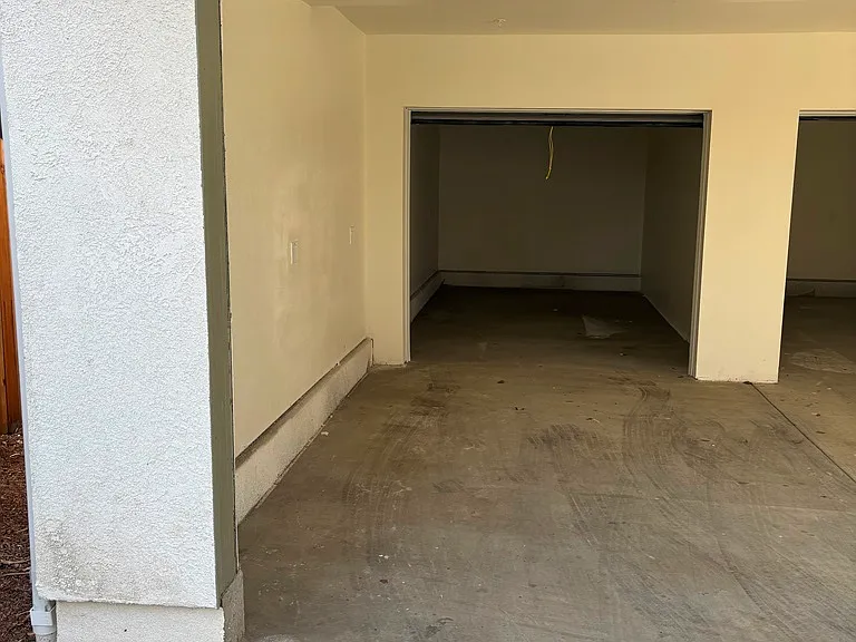 313 E 59th Pl — Photo 16