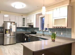 7010 172nd St, Fresh Meadows, NY 11365