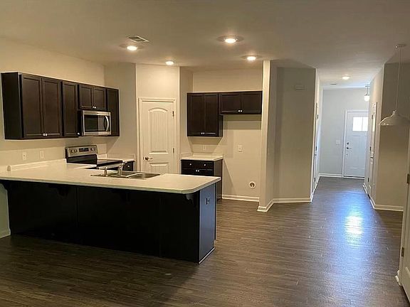 2nd image of 119 Ainsdale Dr