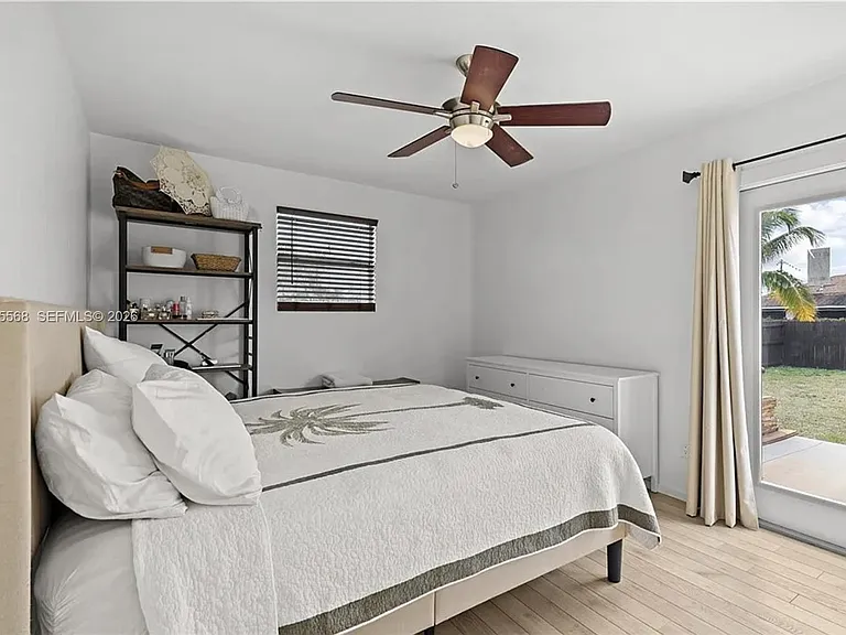 320 SE 26 Terrace Cpe — Photo 10