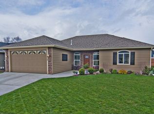 413 SE 3rd St, College Place, WA 99324