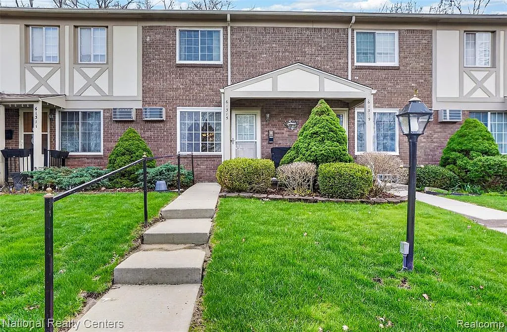2 bed, 3.0 bath, 1480 sqft, $1,350 — Photo 1
