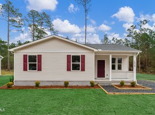 1810 Raeford Rd, Southport, NC 28461