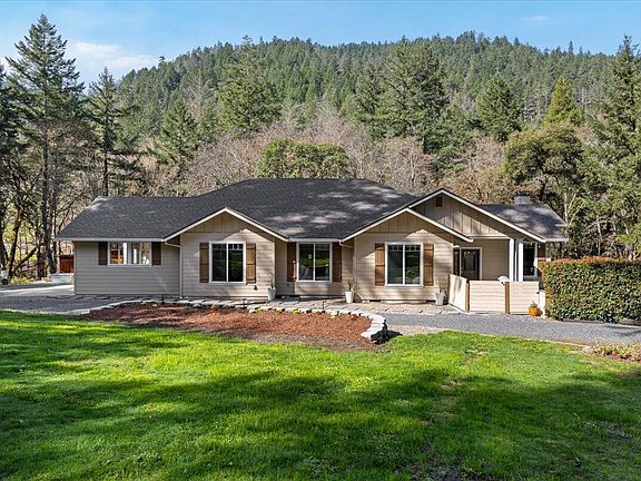 3rd image of 790 Savage Creek Rd