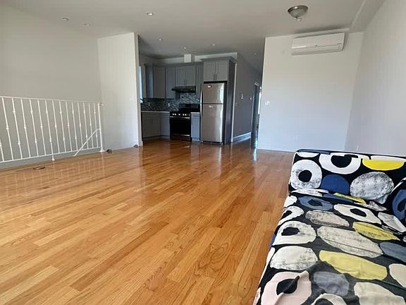 2nd image of 122 Bay 22 St #3
