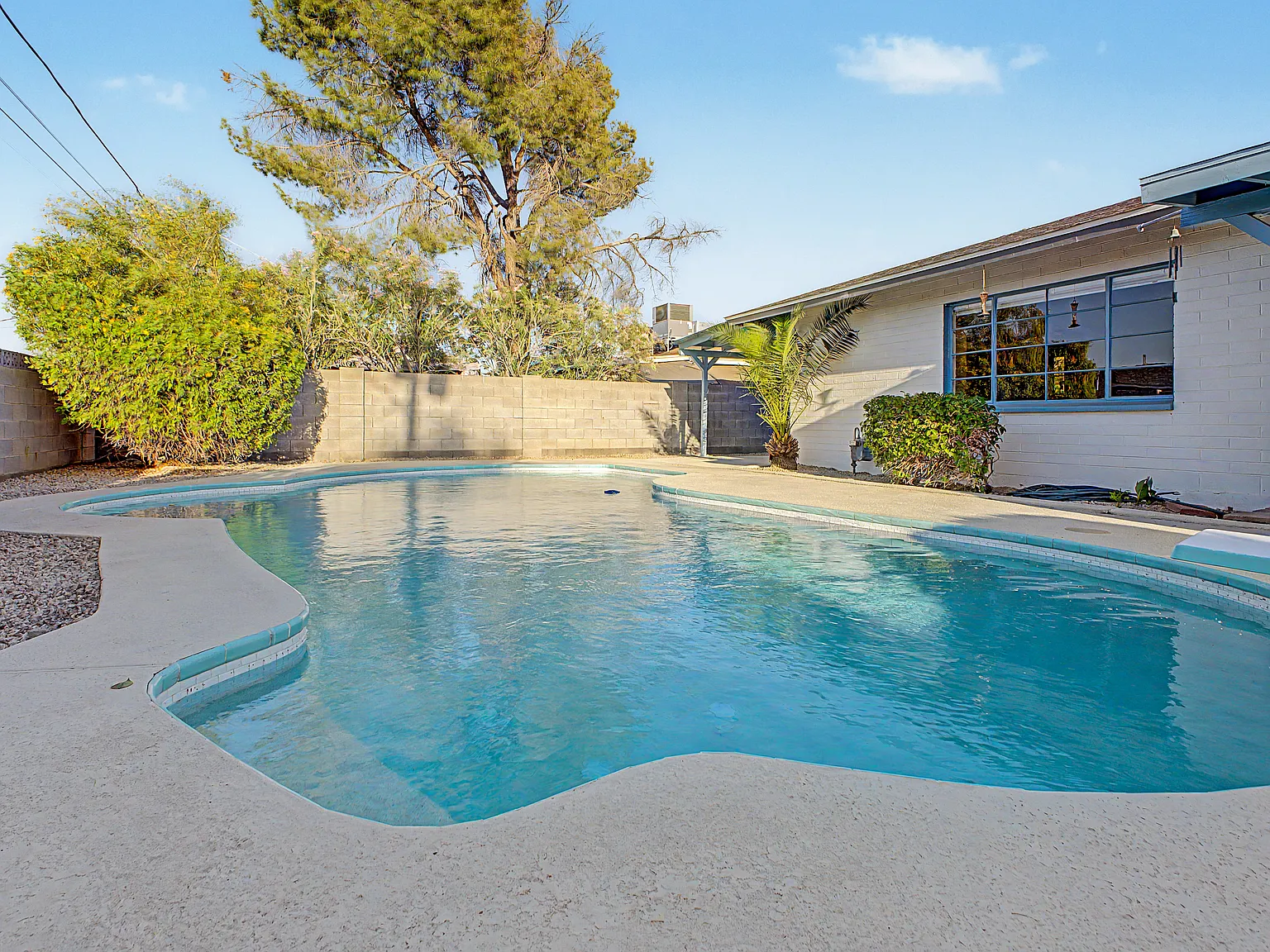 4 bed, 1834 sqft, $2,995 — Photo 4