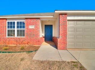 10108 Sussex Pl, The Village, OK 73120