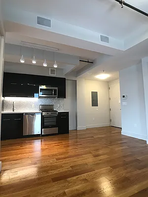 Rented by City Vista Inc | media 22