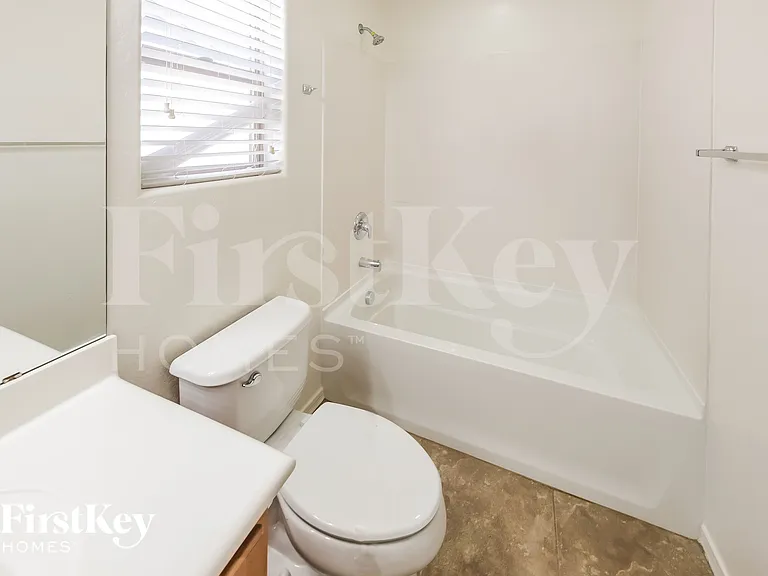 11028 E Silver Springs Ave — Photo 14