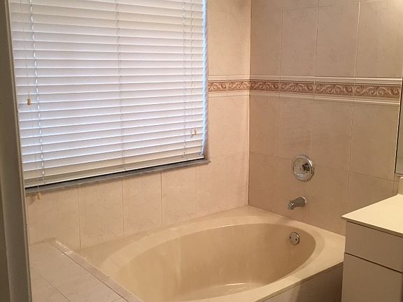 5th image of 8800 NW 146th Ln