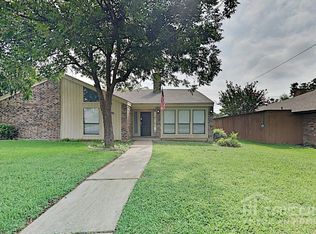 5711 Calumet Dr, Arlington, TX 76017