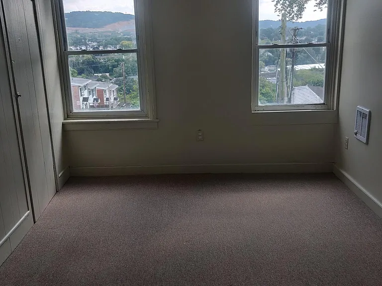 1112 Butler St #7 — Photo 12