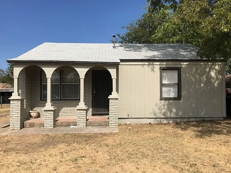 2417 Lowriemore Ln — Photo 1