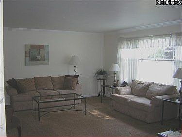 3rd image of 124 Woodland Dr