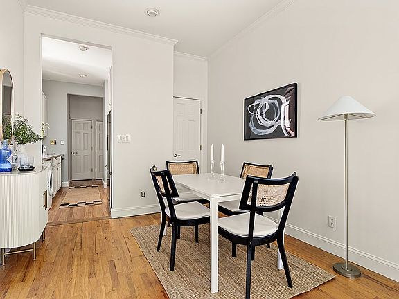 3rd image of 422 13th St APT 4F
