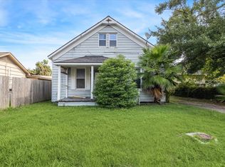 5011 Walker St, Houston, TX 77023