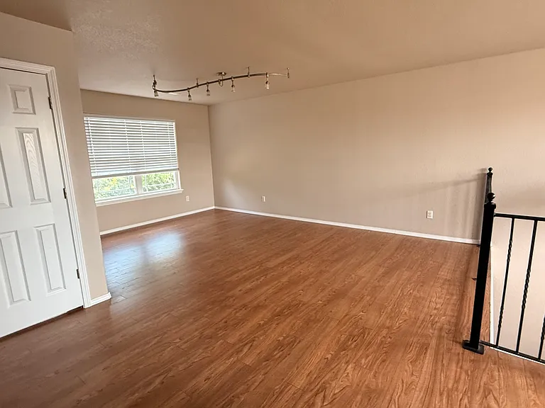 608 Ridge Point Dr — Photo 18