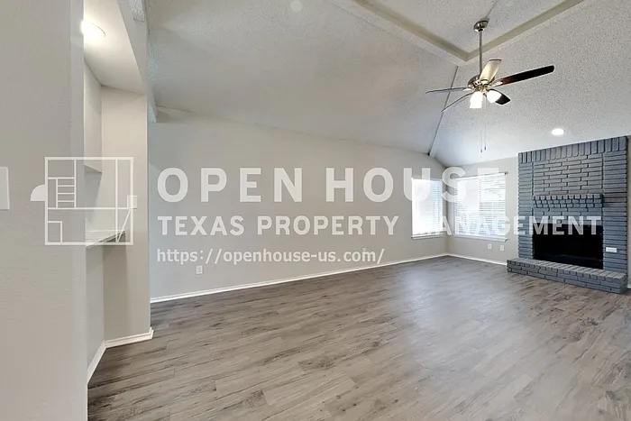 4207 Red Spruce Ln — Photo 6
