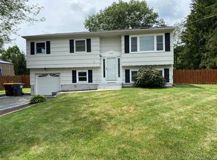 14 Shepard Rd, Warwick, NY 10990