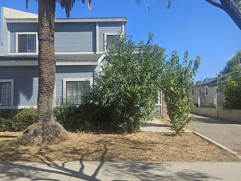 703 W Graham Ave #C — Photo 4