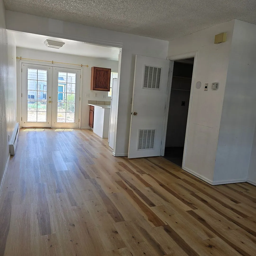 3247 1/2 Main St. — Photo 3