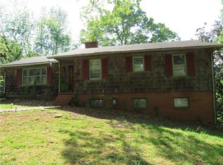 303 Fairview Rd, Thomasville, NC 27360