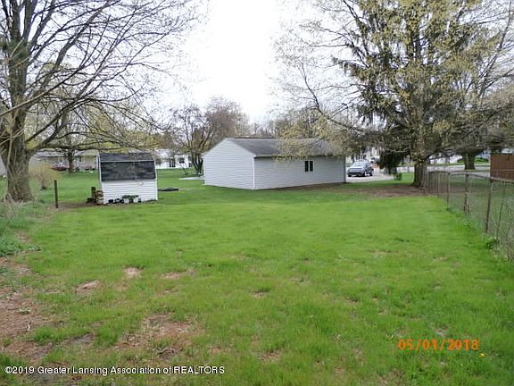 3rd image of 716 W Judy Ct