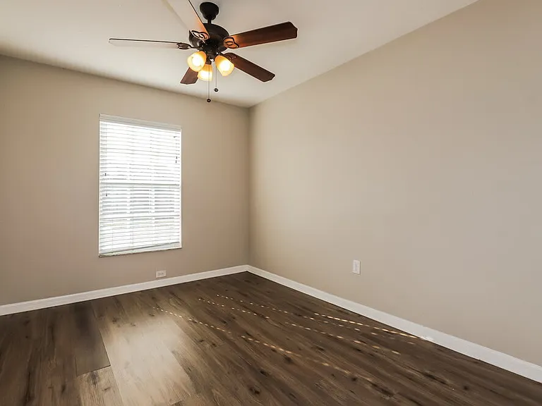 219 Lookout Dr — Photo 12