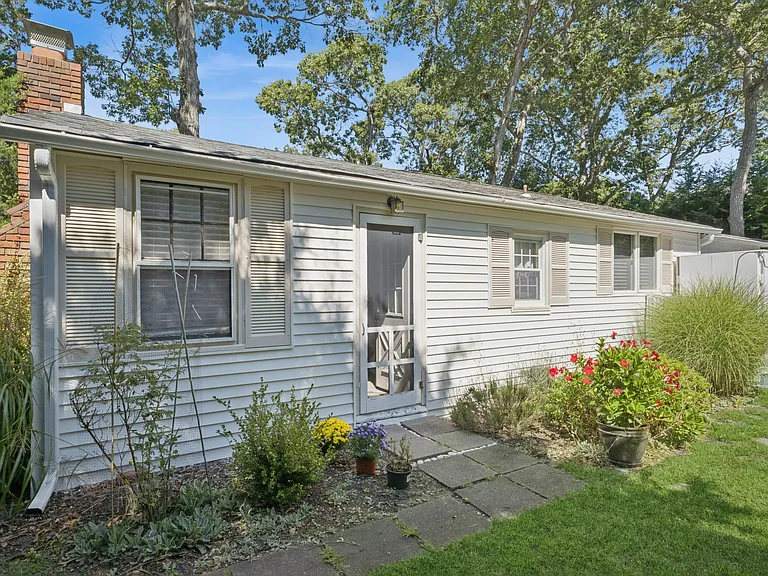 28 Walnut St — Photo 5