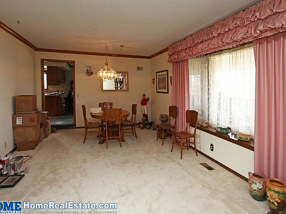 2nd image of 6301 Oaks Holw