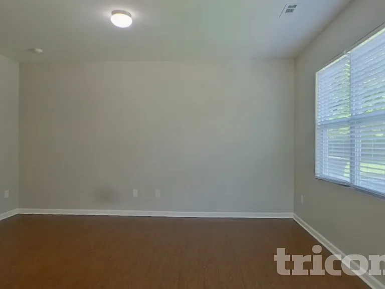 2046 Aragon Ln — Photo 3