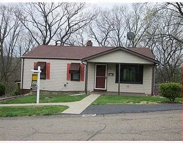 412 Violet Dr photo 1