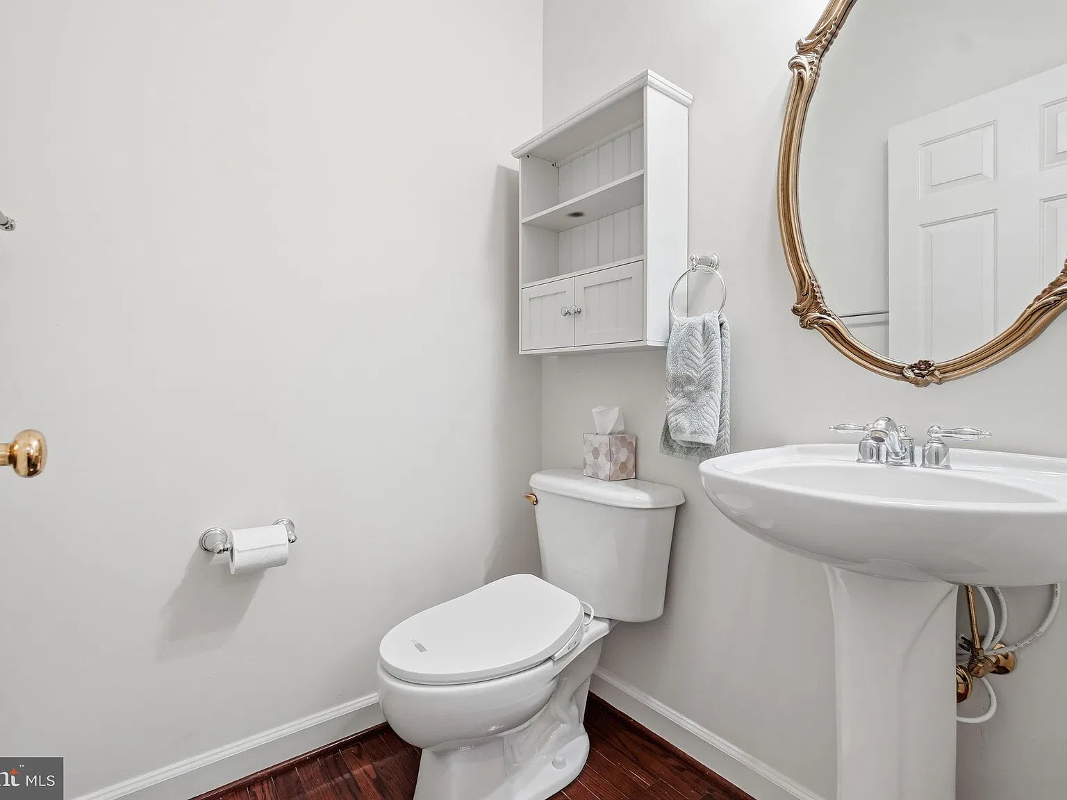 3 bed, 4.0 bath, 2418 sqft, $4,050 — Photo 4