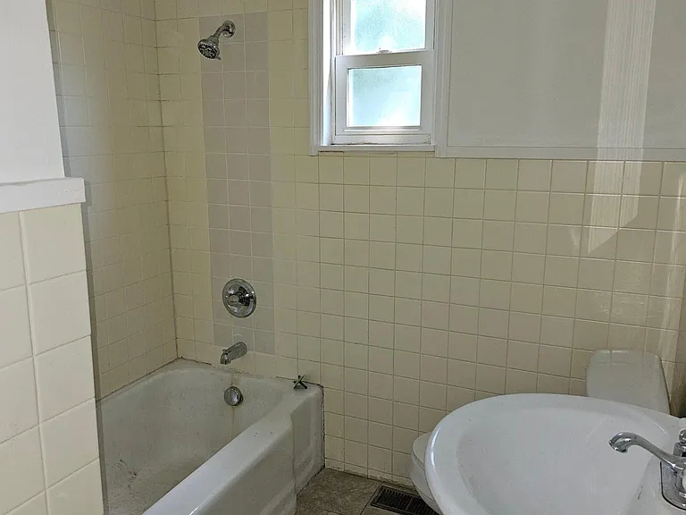 57 Walbrook Ave — Photo 12
