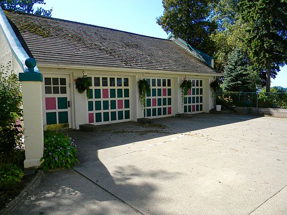 3rd image of 1294 Lakeshore Dr