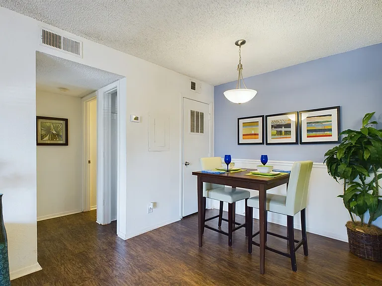 Raintree Apartments — Photo 21