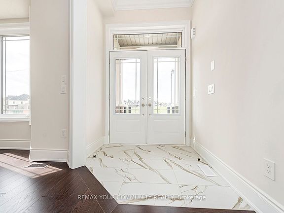 5th image of 45 Raspberry Ridge Ave