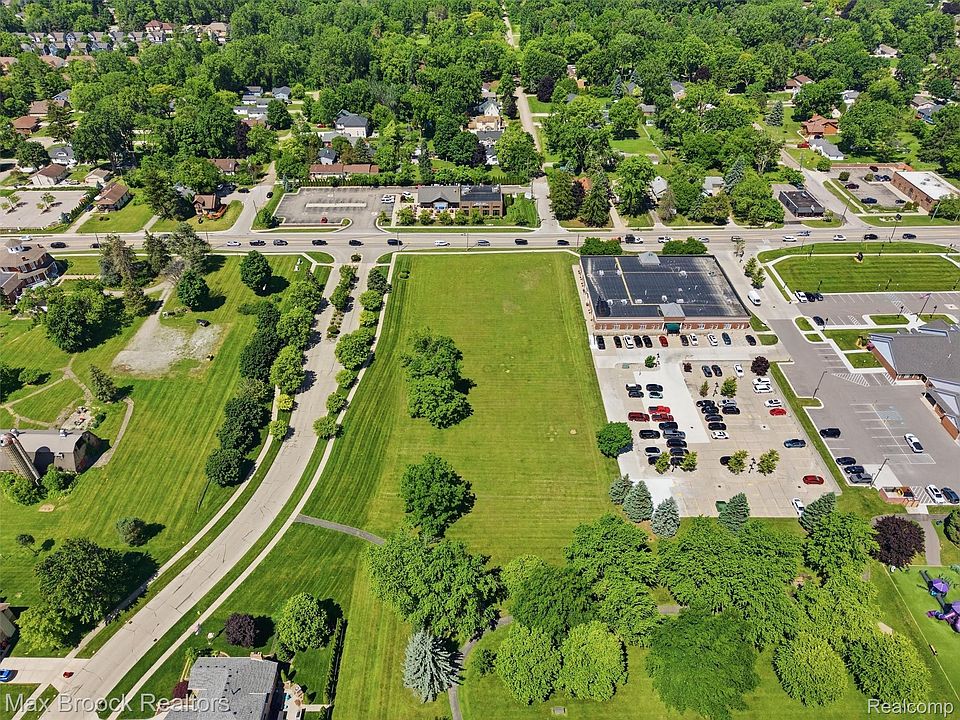 57750 Van Dyke Rd, photo 2