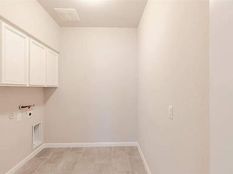 11608 Reading Ct — Photo 15