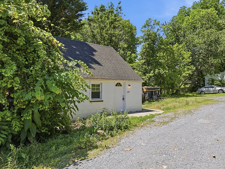 1072 Rocky Springs Rd — Photo 49