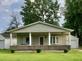 7 Hedge Dr, Springfield, IL 62702