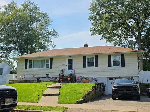 9 Clegg Ct, Pompton Lakes, NJ 07442