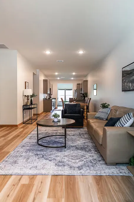 2 bed, 1400 sqft, $1,800 — Photo 2