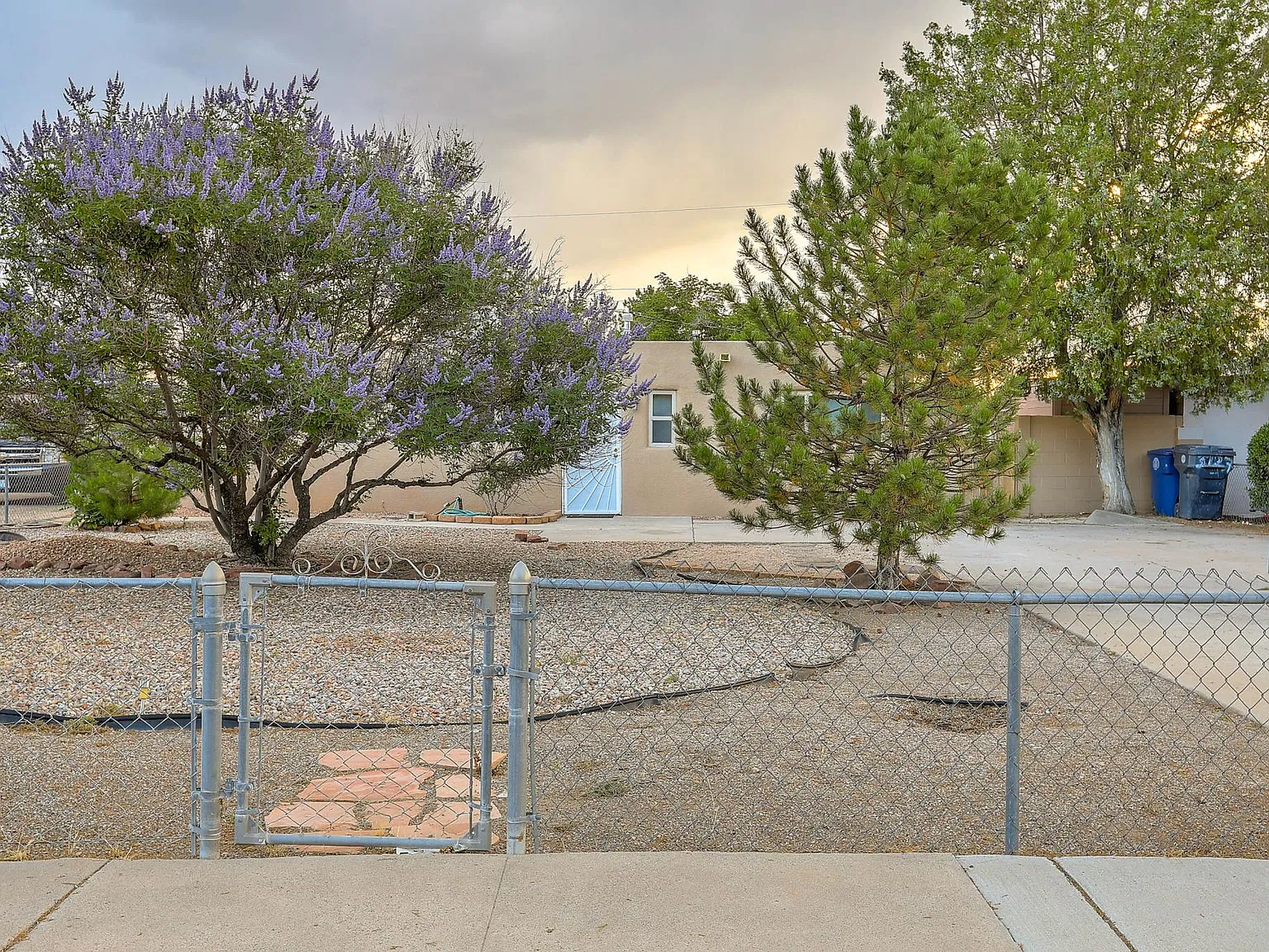 3 bed, 1118 sqft, $1,790 — Photo 2