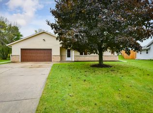 4143 S Regal Manor Ct, New Berlin, WI 53151