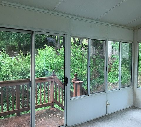 3rd image of 14021 Roanoke St