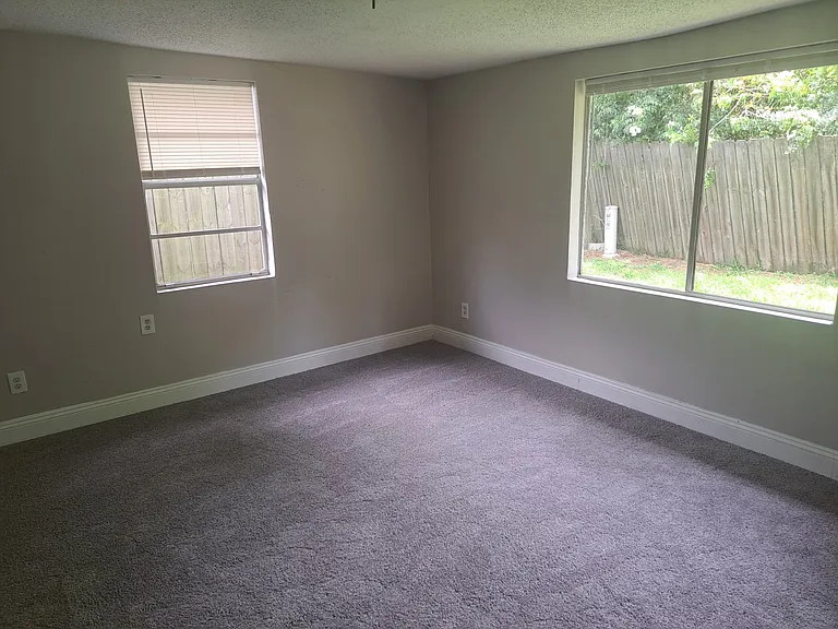 126 Foxbriar St — Photo 6