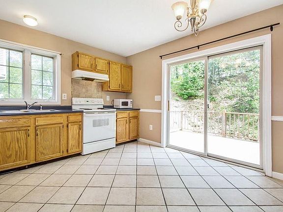 3rd image of 38 Wigwam Hill Dr