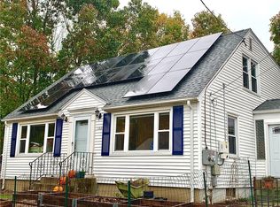 102 Pawtuxet Ter, West Warwick, RI 02893