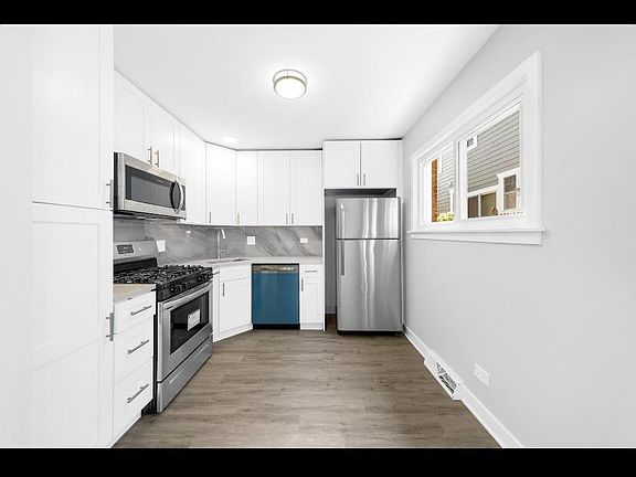 3rd image of 2106 Saint Johns Ave